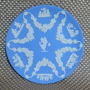 Wedgwood Collectors Society #71 Floral Girl Plate Blue White Jasperware 1982